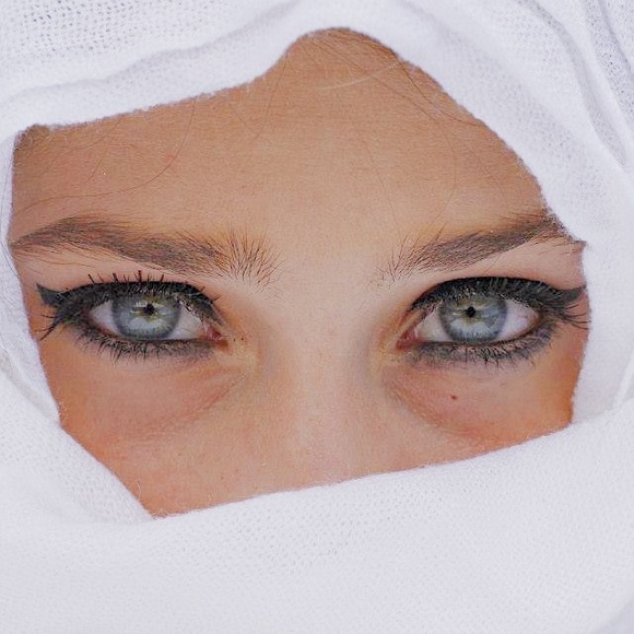 Meet your Posher, Priscila - Picture 2 of 10